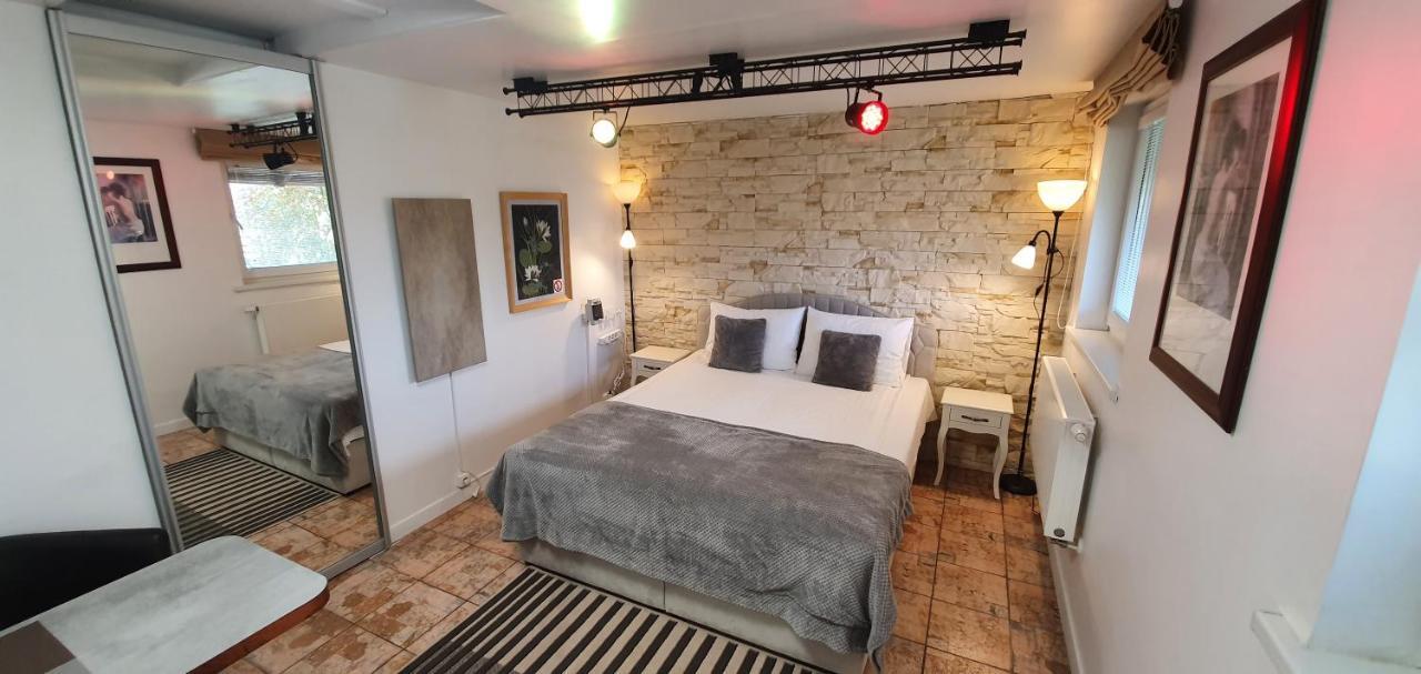 Aparthotel 3 ,, Cosy House Studio" & Parking Kaunas Exterior photo