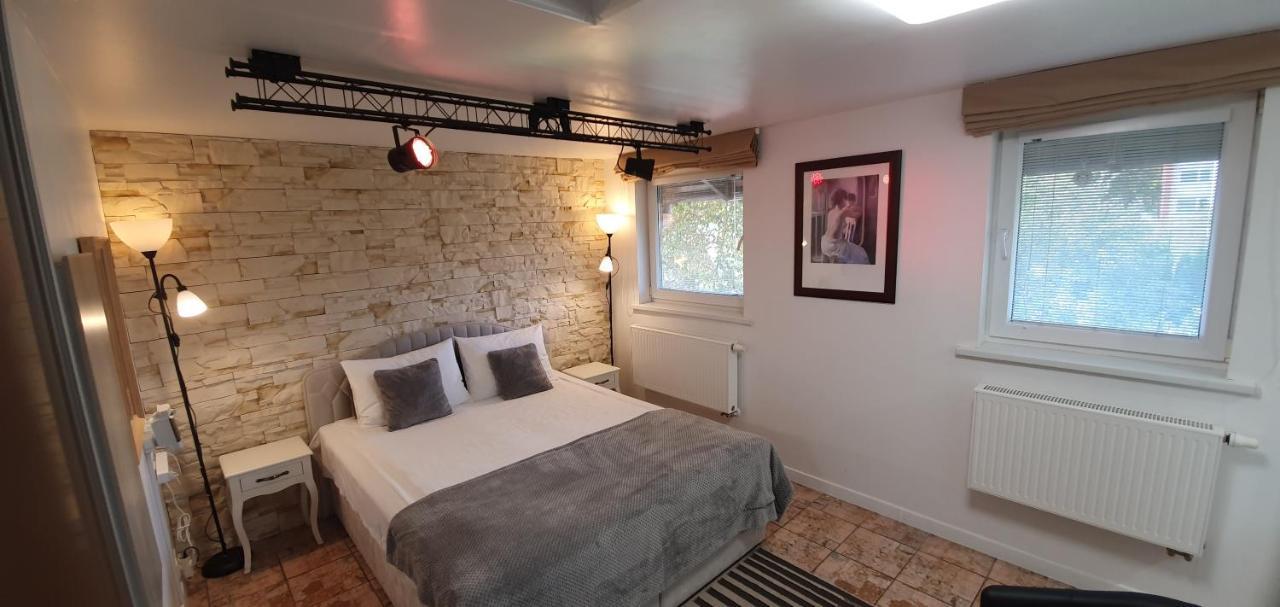 Aparthotel 3 ,, Cosy House Studio" & Parking Kaunas Exterior photo