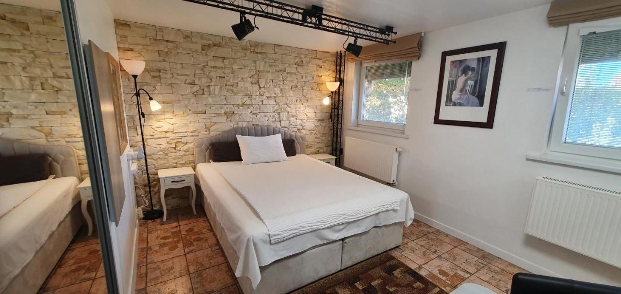 Aparthotel 3 ,, Cosy House Studio" & Parking Kaunas Exterior photo